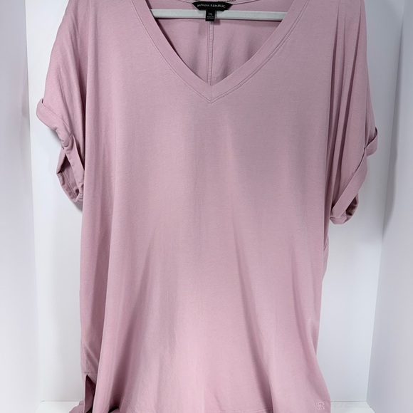 Banana Republic Tops - Banana Republic Mauve V-Neck Short Sleeve Top